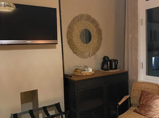 Nonne Blanche فندق مبيت وإفطار 4*