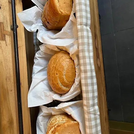 Nonne Blanche Oda ve Kahvaltı 4*