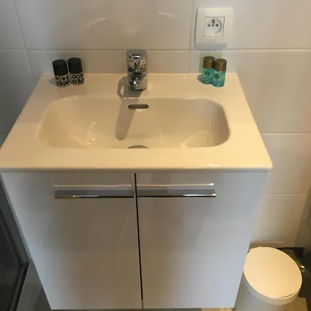 Nonne Blanche Oda ve Kahvaltı Oostende