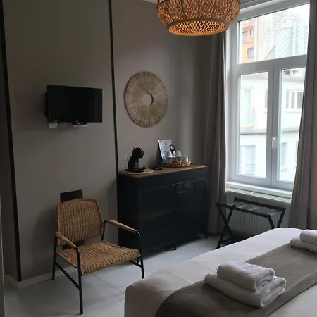 Nonne Blanche Oda ve Kahvaltı 4*